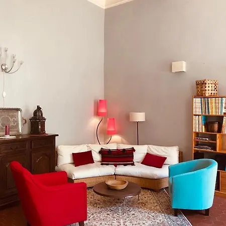 Palais Des Papes: Historic Mansion With Free Nearby Parking Avignon