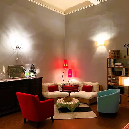 Apartment Palais Des Papes: Historic Mansion With Free Nearby Parking Avignon