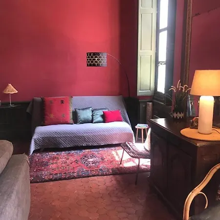 Апартаменты Palais Des Papes - Spacious Historic In Private Mansion ! Free Parking Nearby ! Spacieux Historique Dans Particulier ! Parking A Proximite Offert ! *